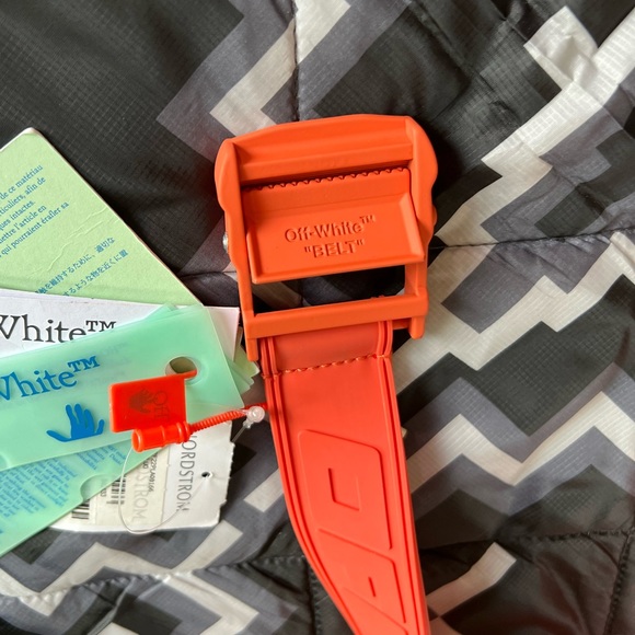 Off-white Gummy Industrial Belt - Picture 4 of 7